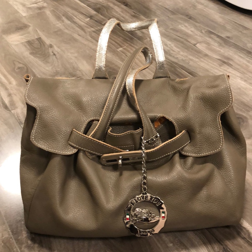 🔥🔥ITALIAN VERY SOFT LEATHER PURSE. - Picture 8 of 17